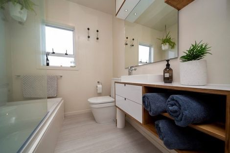 Photo of property in 52 South Road, Blagdon, New Plymouth, 4310