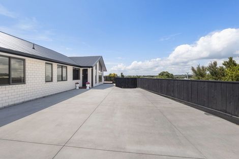 Photo of property in 40 Barrett Road, Whalers Gate, New Plymouth, 4310