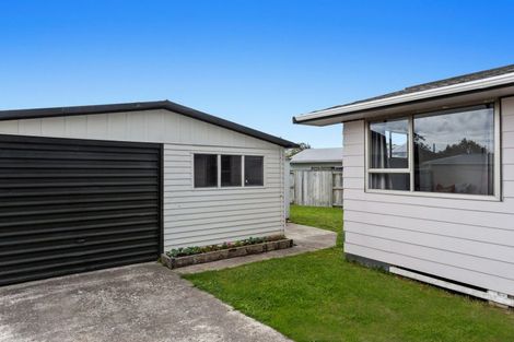 Photo of property in 15 Matipo Place, Edgecumbe, 3120