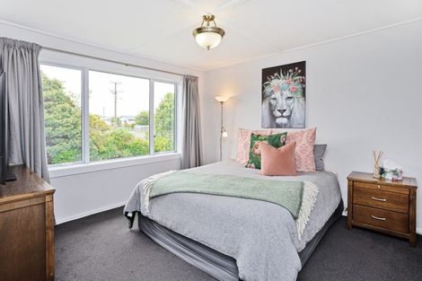 Photo of property in 12 Holloway Street, Waikiwi, Invercargill, 9810