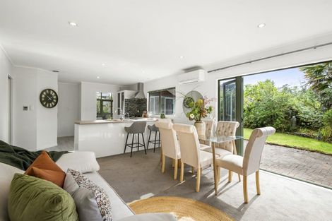 Photo of property in 43 Unsworth Drive, Unsworth Heights, Auckland, 0632
