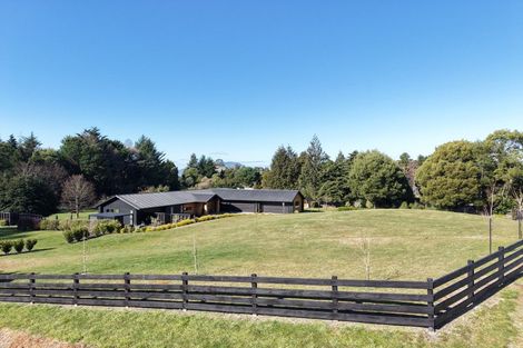 Photo of property in 2 Nga Tui Lane, Acacia Bay, Taupo, 3385