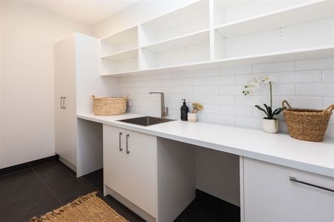 Photo of property in 3 Strowan Road, Strowan, Christchurch, 8052