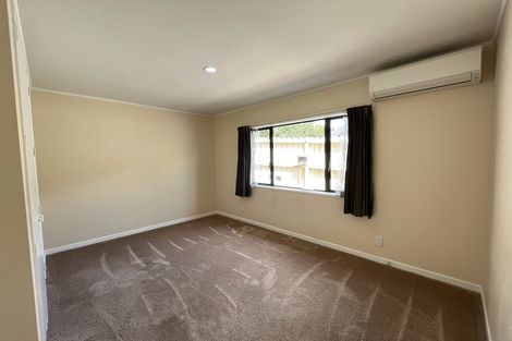 Photo of property in 2/7 Eske Place, Highland Park, Auckland, 2010