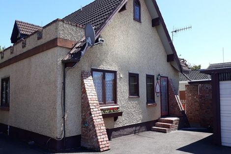 Photo of property in 2/141 Fitzherbert Avenue, West End, Palmerston North, 4410