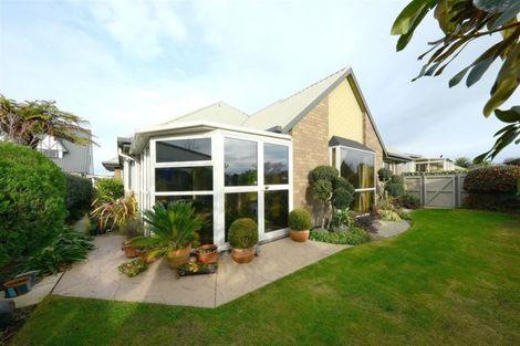 Photo of property in 2/52 Skerten Avenue, Hornby, Christchurch, 8042