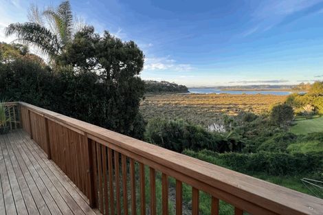 Photo of property in 31 Pipitea Place, Massey, Auckland, 0614