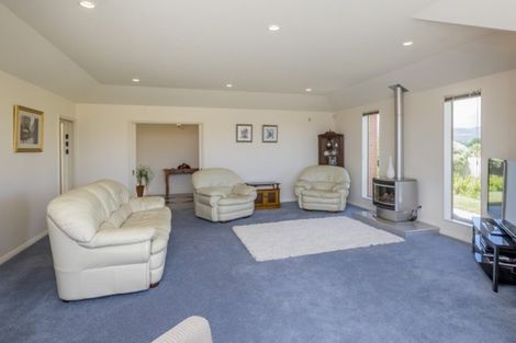 Photo of property in 31 Flaxmere Street, Waikanae Beach, Waikanae, 5036