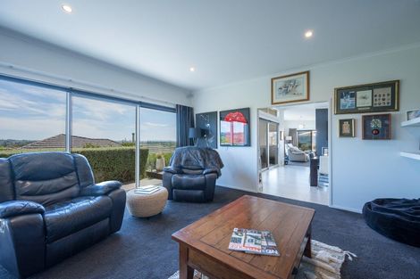 Photo of property in 23 Katania Heights, Brightwater, 7022