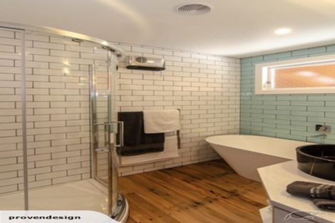 Photo of property in 16 Walton Avenue, Waikanae, 5036