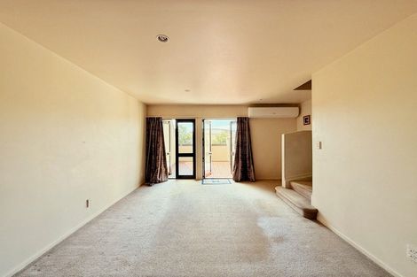 Photo of property in 3/7 Pannill Place, Oteha, Auckland, 0632