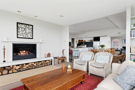 Photo of property in 115 Highland Drive, Acacia Bay, Taupo, 3385