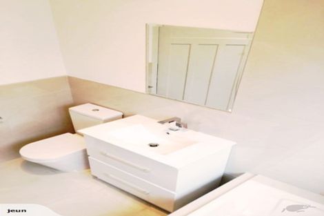 Photo of property in 4b Railway Street, Newmarket, Auckland, 1023