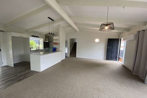 Photo of property in 74 Peach Road, Glenfield, Auckland, 0629
