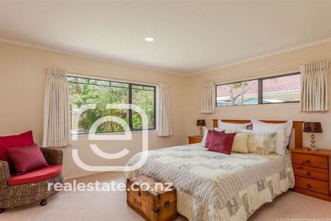 Photo of property in 2 Marbella Drive, Massey, Auckland, 0614