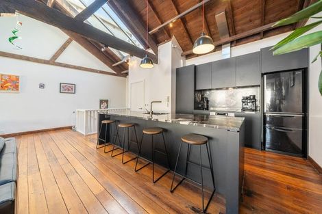 Photo of property in 2/12 Little George Street, Thorndon, Wellington, 6011