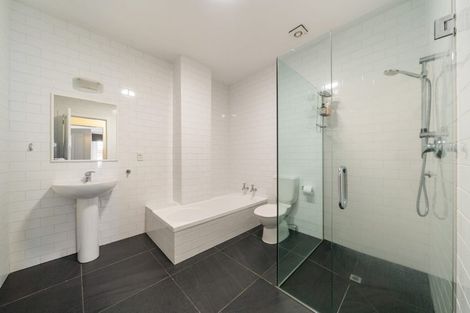 Photo of property in 2/12 Little George Street, Thorndon, Wellington, 6011