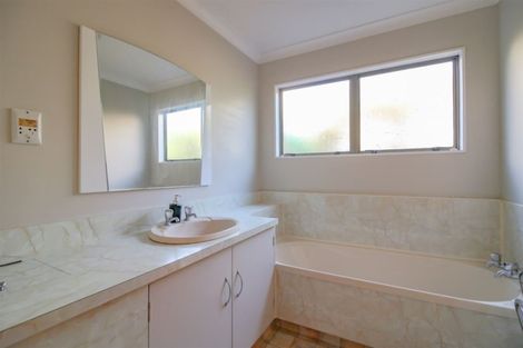 Photo of property in 24 Burtts Road, Durie Hill, Whanganui, 4500