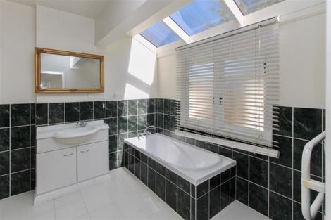 Photo of property in 50 Sunset Road, Mangakakahi, Rotorua, 3015