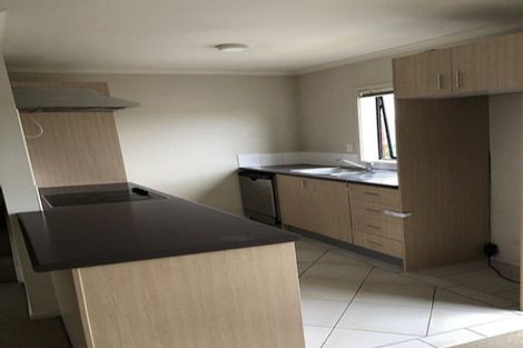 Photo of property in 3 Barnea Circle, Glen Eden, Auckland, 0602