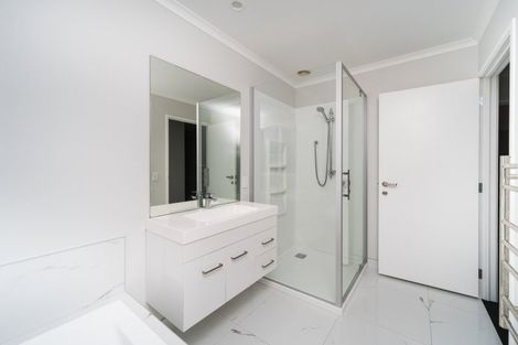 Photo of property in 9 Mediterranean Grove, Fitzherbert, Palmerston North, 4410