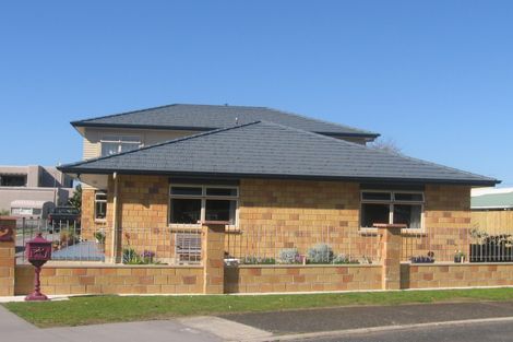 Photo of property in 2 Parkland Place, Whitianga, 3510