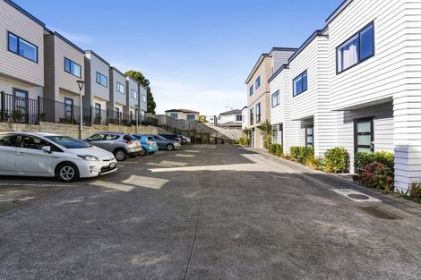 Photo of property in 6/7 South Pacific Place, Henderson, Auckland, 0612