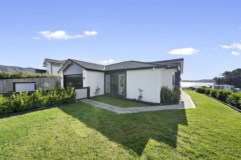 Photo of property in 2 Ihakara Arthur Lane, Aotea, Porirua, 5024