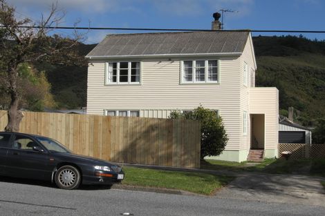Photo of property in 98 Seddon Street, Naenae, Lower Hutt, 5011