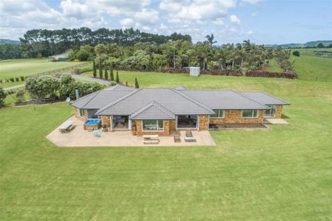 Photo of property in 135a Hutchinson Road, Helensville, 0875