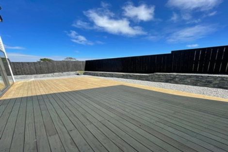 Photo of property in 4 Pineview Drive, Rosehill, Papakura, 2113