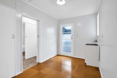 Photo of property in 5 Oturi Road, Waverley, 4510