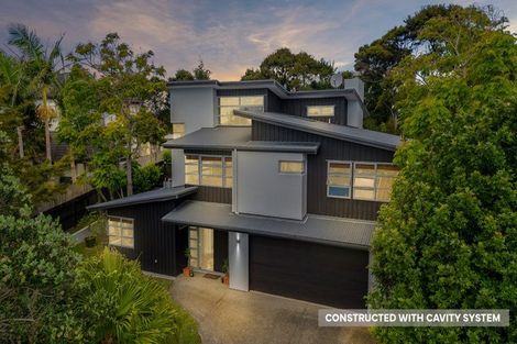 Photo of property in 40 Kittiwake Drive, Schnapper Rock, Auckland, 0632