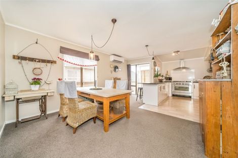 Photo of property in 10 Whitley Avenue, Ebdentown, Upper Hutt, 5018