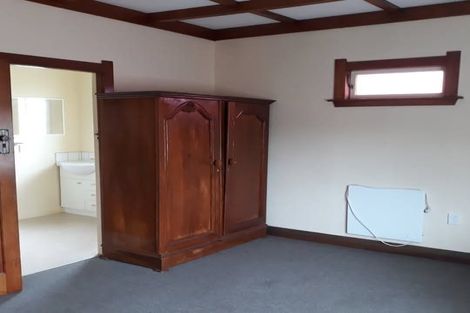 Photo of property in 94 Queen Street, Waiuku, 2123