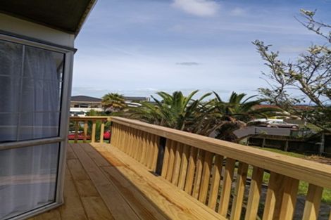 Photo of property in 22 Greenstone Place, Clover Park, Auckland, 2019