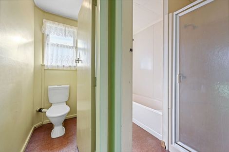 Photo of property in 1 Kenney Crescent, Fairfield, Hamilton, 3214