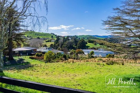 Photo of property in 10 View Street, Maungaturoto, 0520