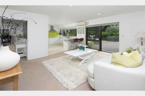 Photo of property in 53 Mirrabooka Avenue, Botany Downs, Auckland, 2010