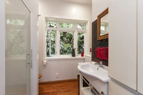 Photo of property in 34 Ferry Road, Days Bay, Lower Hutt, 5013