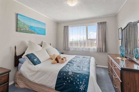 Photo of property in 29 Wisteria Grove, Maungaraki, Lower Hutt, 5010