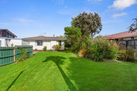 Photo of property in 16 Watson Place, Rangiora, 7400