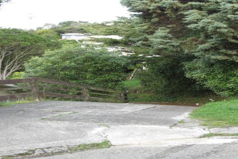 Photo of property in 9 Innes Way, Newlands, Wellington, 6037