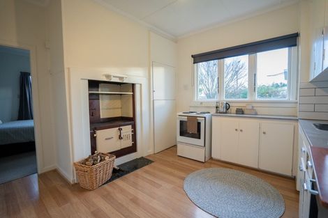 Photo of property in 2 Hillary Street, Winton, 9720