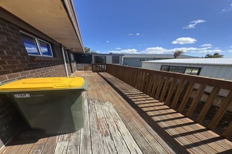 Photo of property in 4/13 Seabrook Avenue, New Lynn, Auckland, 0600