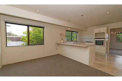 Photo of property in 2/36 Takapu Street, Henderson, Auckland, 0612