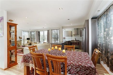 Photo of property in 17 Radiata Lane, Chatswood, Auckland, 0626