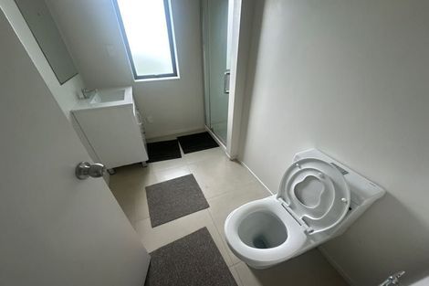 Photo of property in 19 Barrys Road, Glendene, Auckland, 0602