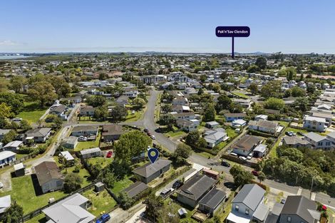 Photo of property in 27 Becker Drive, Weymouth, Auckland, 2103