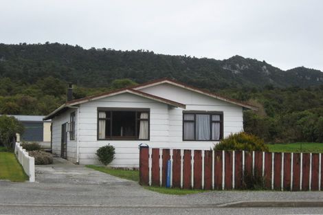 Photo of property in 689 Seven Mile Road, Runanga, 7803